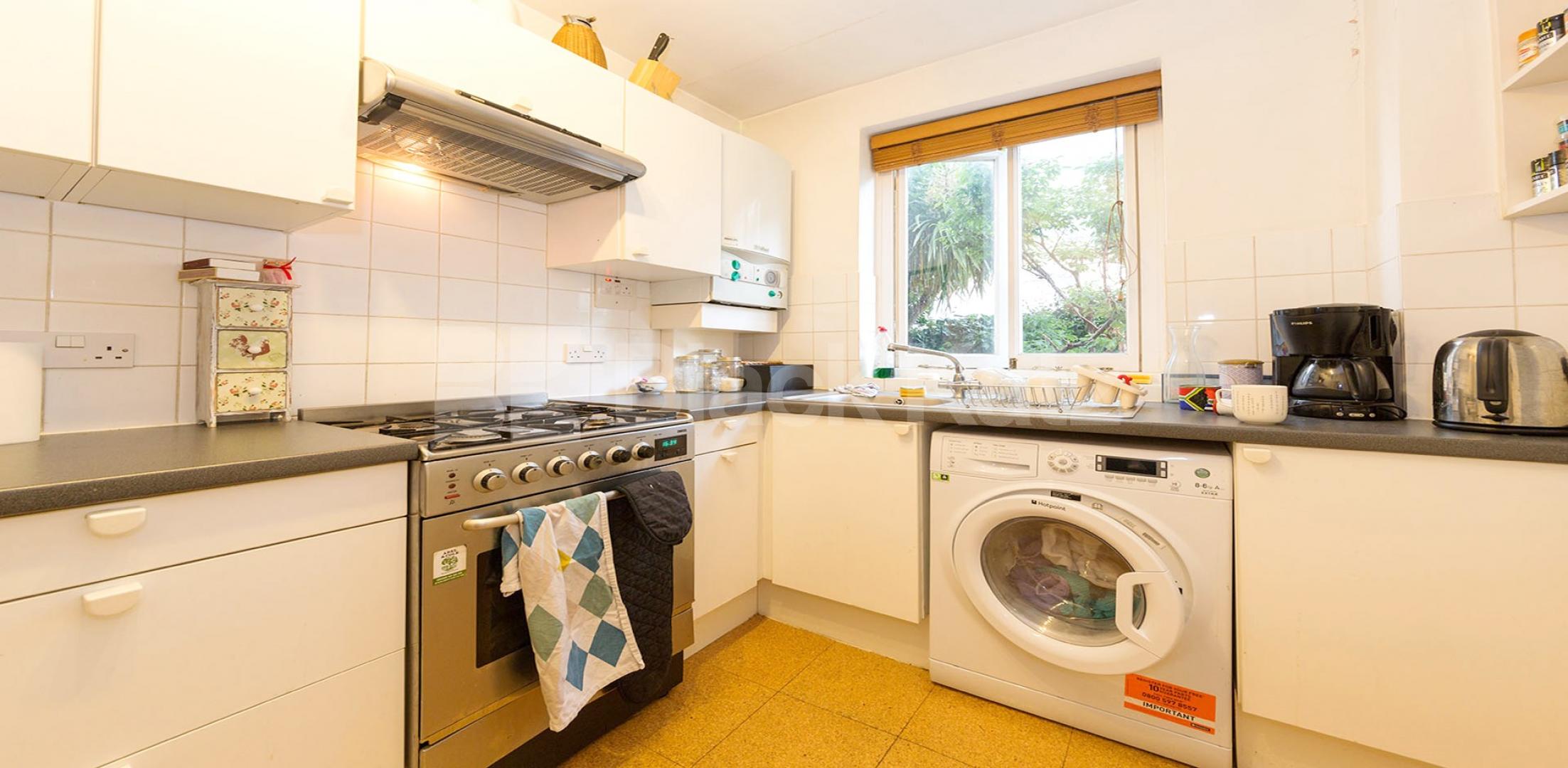 			NEW INSTRUCTION, 1 Bedroom, 1 bath, 1 reception Flat			 Overstone Road, Hammersmith, HAMMERSMITH